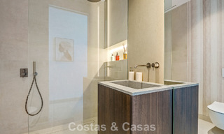 Exclusieve hedendaagse luxevilla te koop binnen een beveiligde gemeenschap in La Quinta, Benahavis - Marbella 789415 