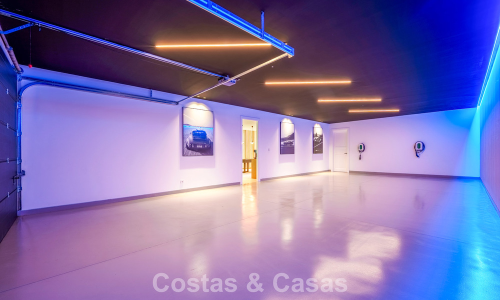 Exclusieve hedendaagse luxevilla te koop binnen een beveiligde gemeenschap in La Quinta, Benahavis - Marbella 789417