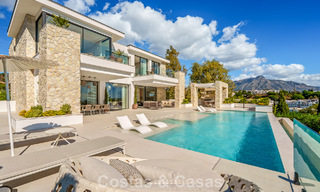 Exclusieve hedendaagse luxevilla te koop binnen een beveiligde gemeenschap in La Quinta, Benahavis - Marbella 789448 