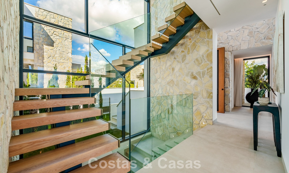 Modern-Mediterrane luxevilla te koop binnen een gated toonaangevende gemeenschap in La Quinta, Benahavis - Marbella 789476