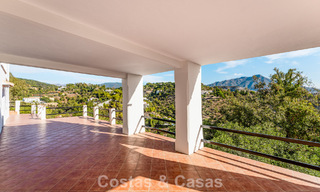 Elegante Andalusische luxevilla met tijdloze charme te koop in El Madroñal, Marbella - Benahavis 789544 