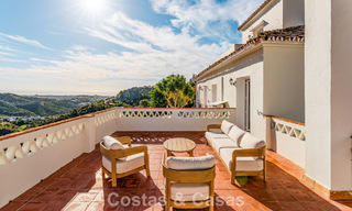 Elegante Andalusische luxevilla met tijdloze charme te koop in El Madroñal, Marbella - Benahavis 789548 