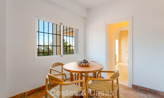 Elegante Andalusische luxevilla met tijdloze charme te koop in El Madroñal, Marbella - Benahavis 789550 