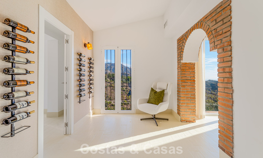 Elegante Andalusische luxevilla met tijdloze charme te koop in El Madroñal, Marbella - Benahavis 789560
