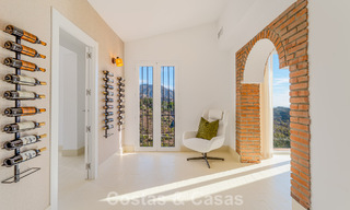 Elegante Andalusische luxevilla met tijdloze charme te koop in El Madroñal, Marbella - Benahavis 789560 
