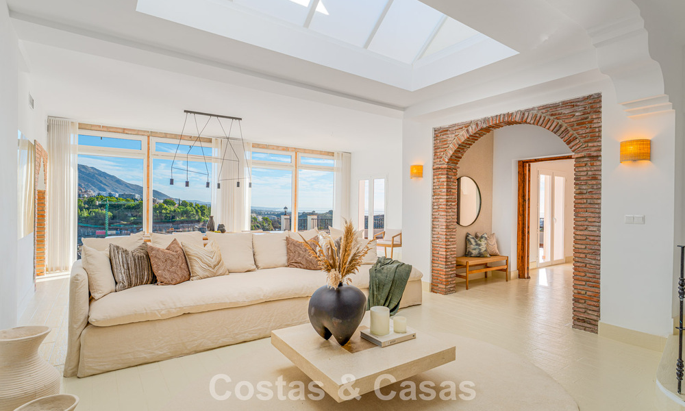 Elegante Andalusische luxevilla met tijdloze charme te koop in El Madroñal, Marbella - Benahavis 789570