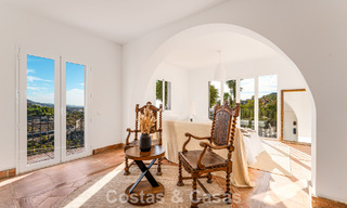 Elegante Andalusische luxevilla met tijdloze charme te koop in El Madroñal, Marbella - Benahavis 789575 