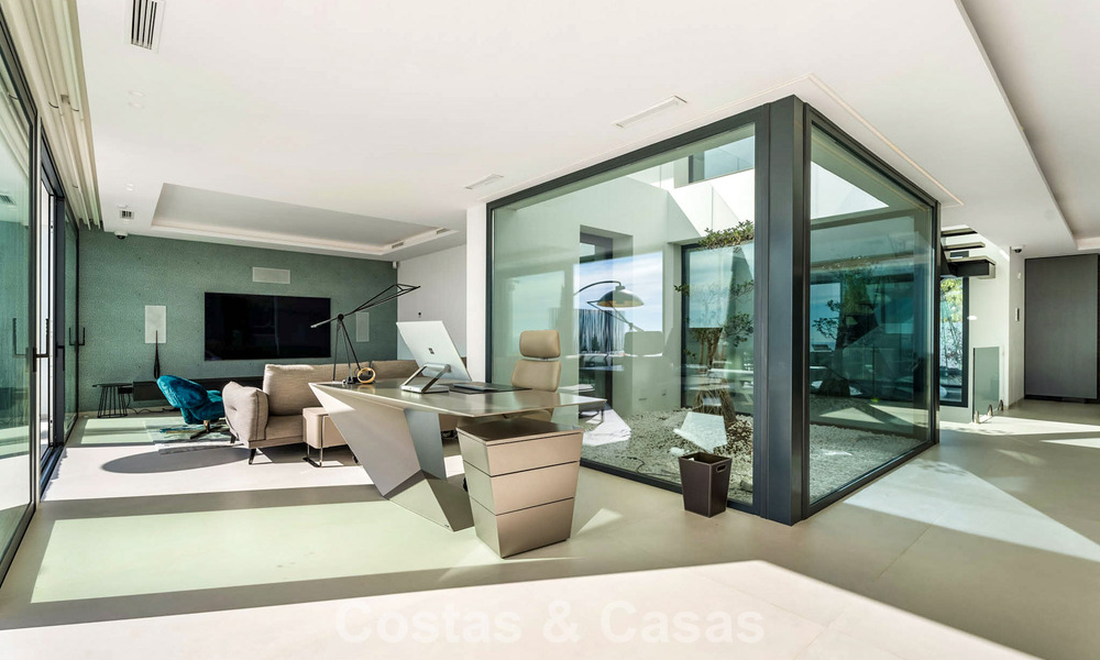 Instapklaar, state-of-the-art designervilla met panoramische vergezichten te koop in Marbella - Benahavis 789588