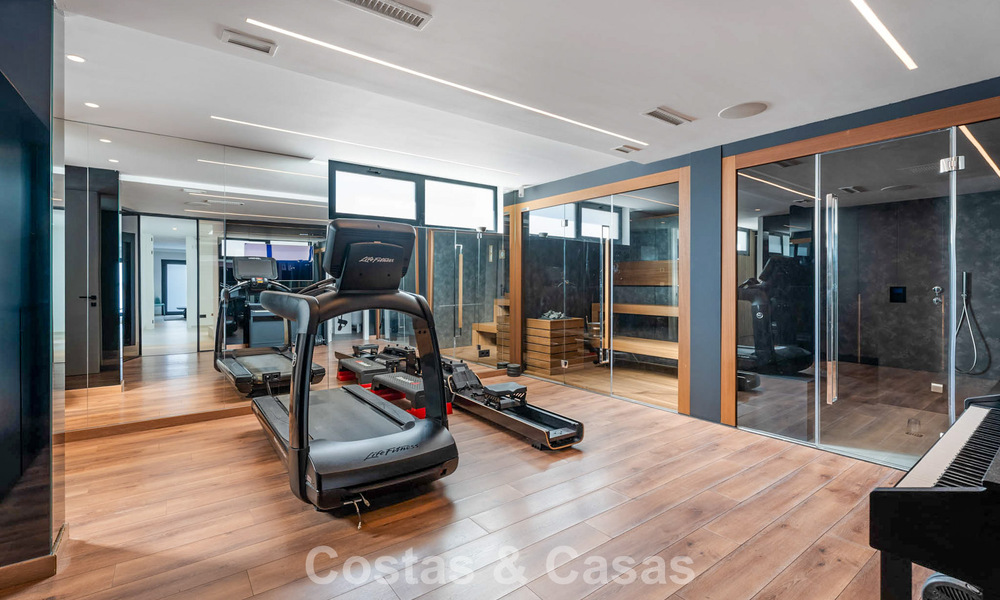 Instapklaar, state-of-the-art designervilla met panoramische vergezichten te koop in Marbella - Benahavis 789602