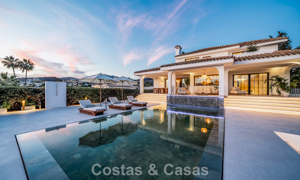 Modern-Mediterrane villa met zeezicht te koop in een geprefereerde wijk van Nueva Andalucia, Marbella 789640