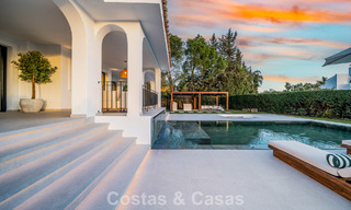 Modern-Mediterrane villa met zeezicht te koop in een geprefereerde wijk van Nueva Andalucia, Marbella 789653 