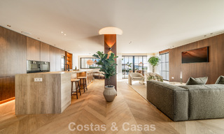 Modern-Mediterrane villa met zeezicht te koop in een geprefereerde wijk van Nueva Andalucia, Marbella 789654 