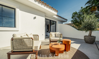 Modern-Mediterrane villa met zeezicht te koop in een geprefereerde wijk van Nueva Andalucia, Marbella 789665 
