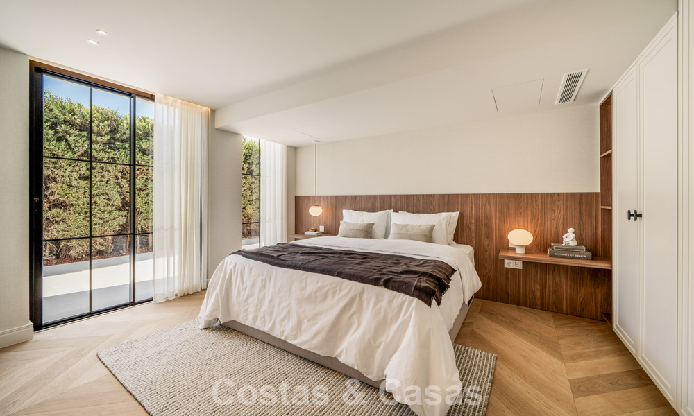 Modern-Mediterrane villa met zeezicht te koop in een geprefereerde wijk van Nueva Andalucia, Marbella 789670