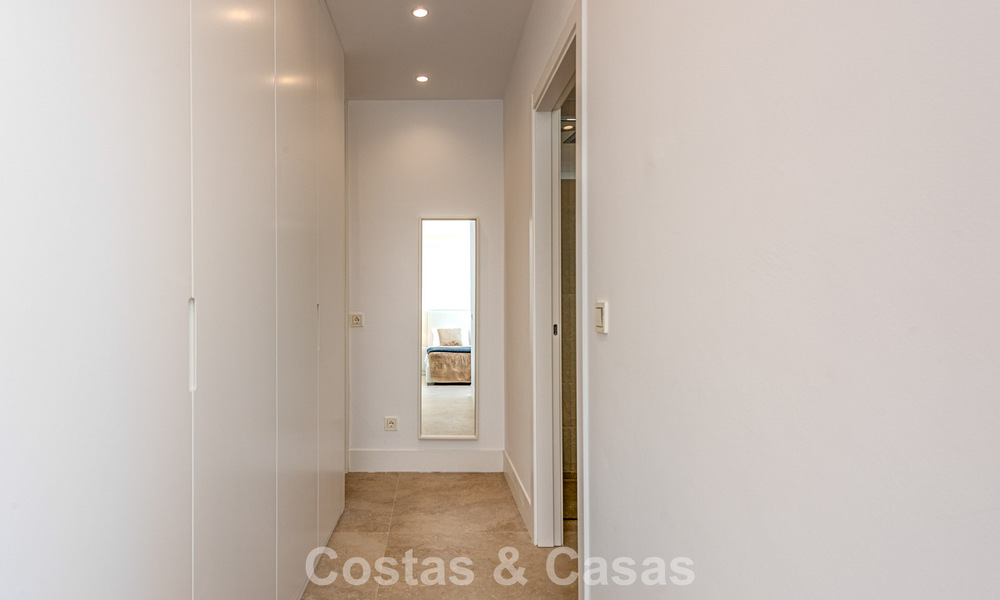 Ruim, modern gerenoveerde rijwoning te koop in het hartje van Nueva Andalucia’s golfvallei, Marbella 789993