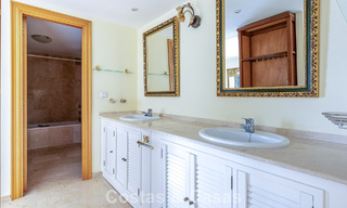 Ruim frontline golf penthouse appartement te koop dicht bij alle voorzieningen in Guadalmina Alta en San Pedro, Marbella 790023 