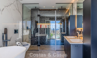 Ruim Spaans herenhuis te koop met een modern interieur in de Aloha-Golf gemeenschap in Nueva Andalucia, Marbella 790152 