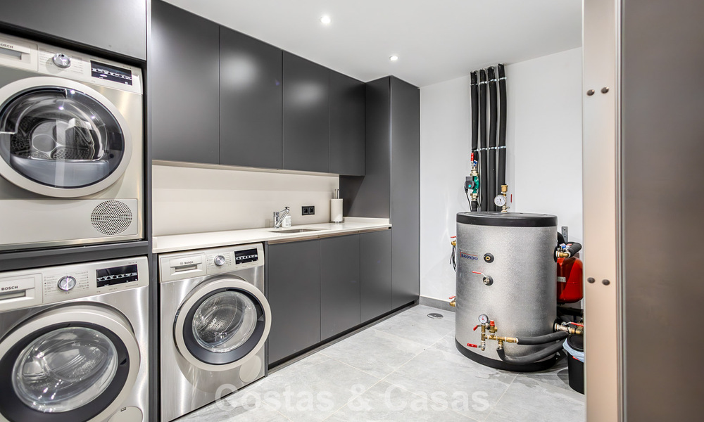 Ruim Spaans herenhuis te koop met een modern interieur in de Aloha-Golf gemeenschap in Nueva Andalucia, Marbella 790157