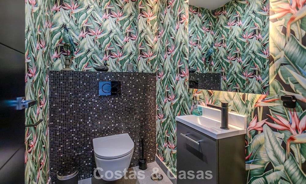 Ruim Spaans herenhuis te koop met een modern interieur in de Aloha-Golf gemeenschap in Nueva Andalucia, Marbella 790172