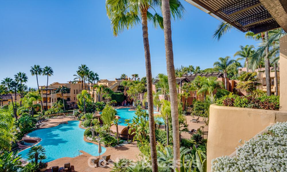 Instapklaar, gemoderniseerd penthouse te koop in een luxueus complex aan de Golden Mile van Marbella 790093