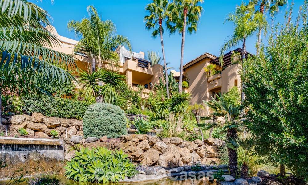 Instapklaar, gemoderniseerd penthouse te koop in een luxueus complex aan de Golden Mile van Marbella 790098