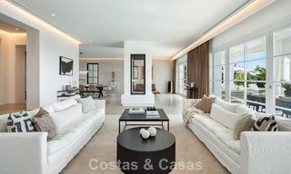 Mediterrane luxevilla met een klassieke architectuur te koop en zeezicht in het Marbella Club Resort in Benahavis 790362 