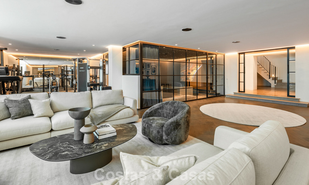 Mediterrane luxevilla met een klassieke architectuur te koop en zeezicht in het Marbella Club Resort in Benahavis 790372