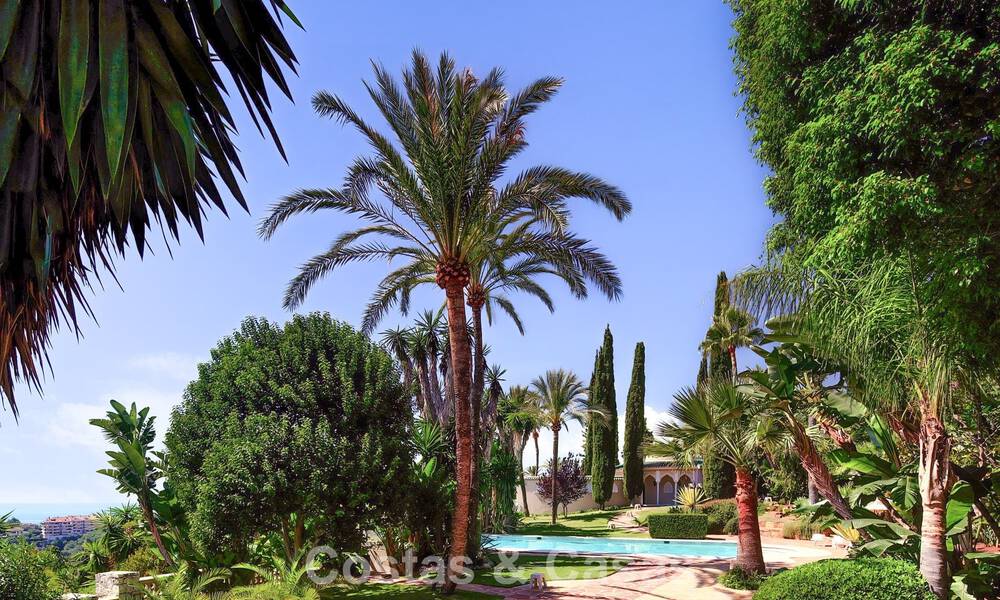 Paleisachtig landgoed met klassieke architectuur te koop in het oostelijke deel van Marbella 790435