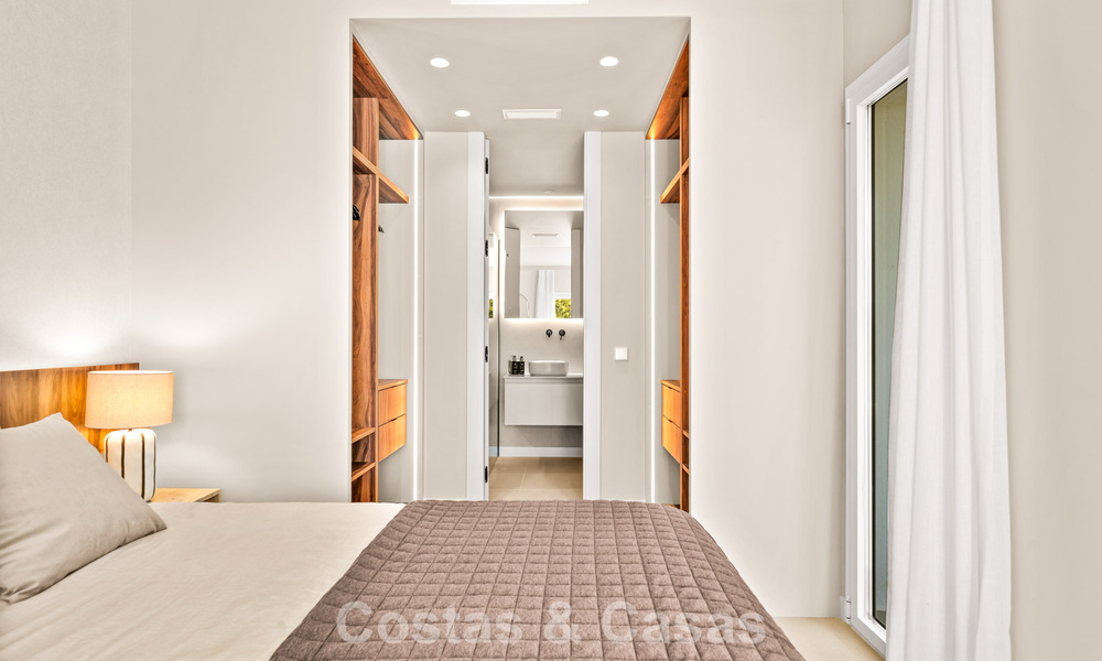 Instapklaar, eigentijds gerenoveerd, duplex appartement te koop met uitzicht op de golfbanen in La Quinta, Marbella - Benahavis 790464