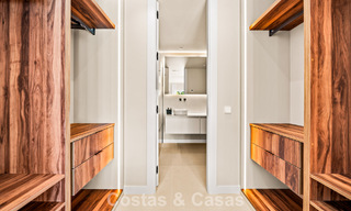 Instapklaar, eigentijds gerenoveerd, duplex appartement te koop met uitzicht op de golfbanen in La Quinta, Marbella - Benahavis 790466 