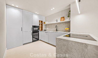 Instapklaar, eigentijds gerenoveerd, duplex appartement te koop met uitzicht op de golfbanen in La Quinta, Marbella - Benahavis 790471 