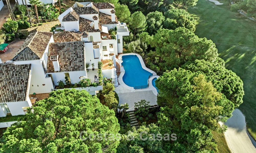 Instapklaar, eigentijds gerenoveerd, duplex appartement te koop met uitzicht op de golfbanen in La Quinta, Marbella - Benahavis 790498