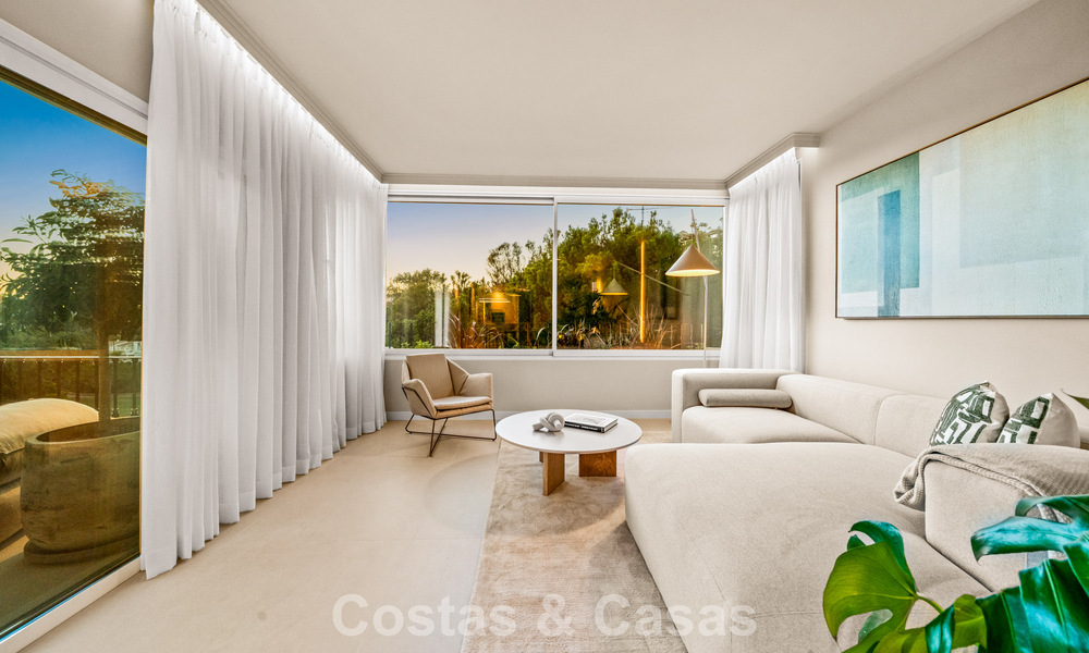 Instapklaar, eigentijds gerenoveerd, duplex appartement te koop met uitzicht op de golfbanen in La Quinta, Marbella - Benahavis 790507