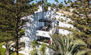 Eigentijds gerenoveerd ruim penthouse te koop op enkele stappen van het strand in San Pedro, Marbella 790512 