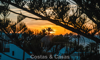 Eigentijds gerenoveerd ruim penthouse te koop op enkele stappen van het strand in San Pedro, Marbella 790525 