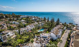 Eigentijds gerenoveerd ruim penthouse te koop op enkele stappen van het strand in San Pedro, Marbella 790549 