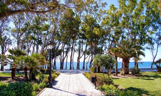 Eigentijds gerenoveerd ruim penthouse te koop op enkele stappen van het strand in San Pedro, Marbella 790697 