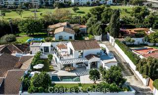 Villa met moderne mediterrane flair te koop op enkele minuten lopen van het strand en centrum van San Pedro, Marbella 790559 