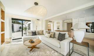 Villa met moderne mediterrane flair te koop op enkele minuten lopen van het strand en centrum van San Pedro, Marbella 790561 