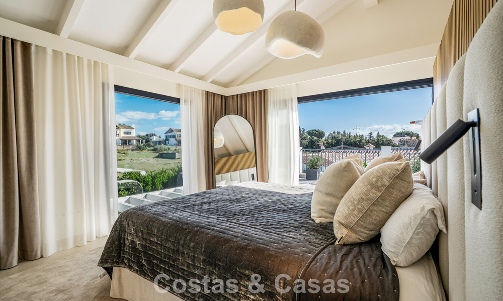 Villa met moderne mediterrane flair te koop op enkele minuten lopen van het strand en centrum van San Pedro, Marbella 790563