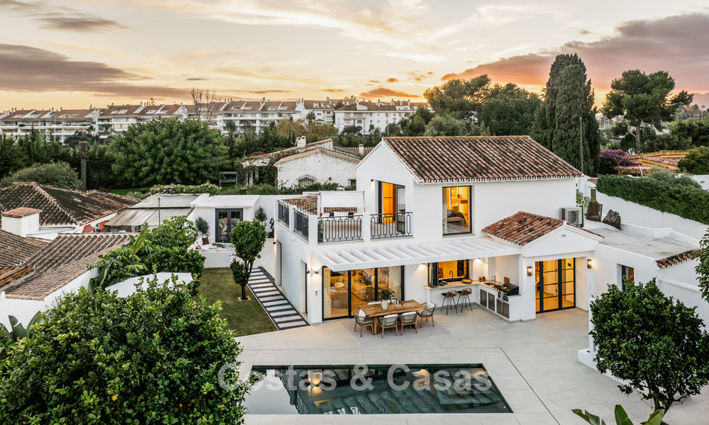 Villa met moderne mediterrane flair te koop op enkele minuten lopen van het strand en centrum van San Pedro, Marbella 790566