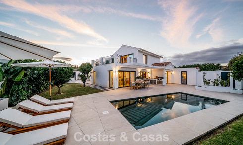 Villa met moderne mediterrane flair te koop op enkele minuten lopen van het strand en centrum van San Pedro, Marbella 790567