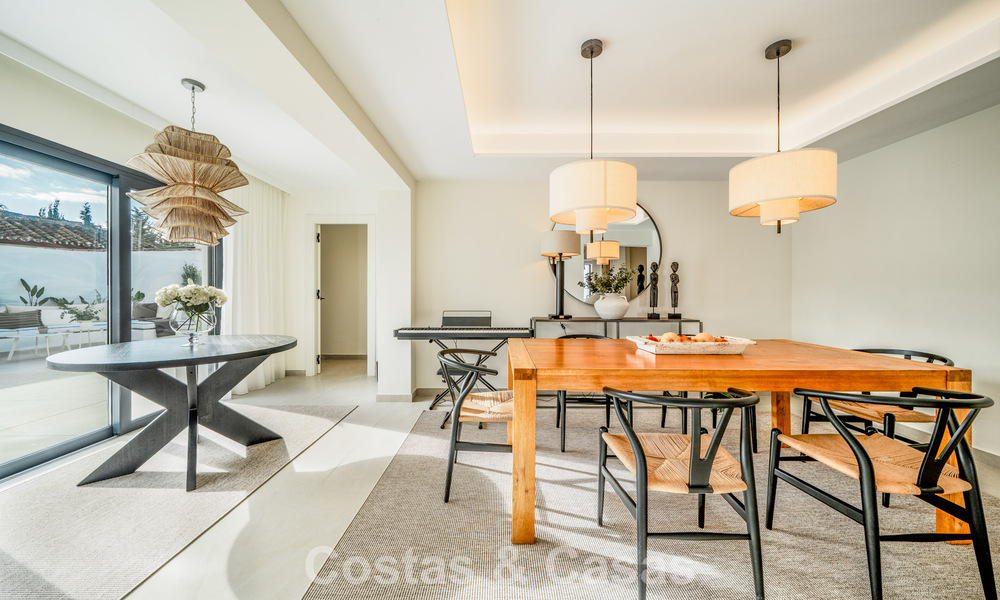 Villa met moderne mediterrane flair te koop op enkele minuten lopen van het strand en centrum van San Pedro, Marbella 790572