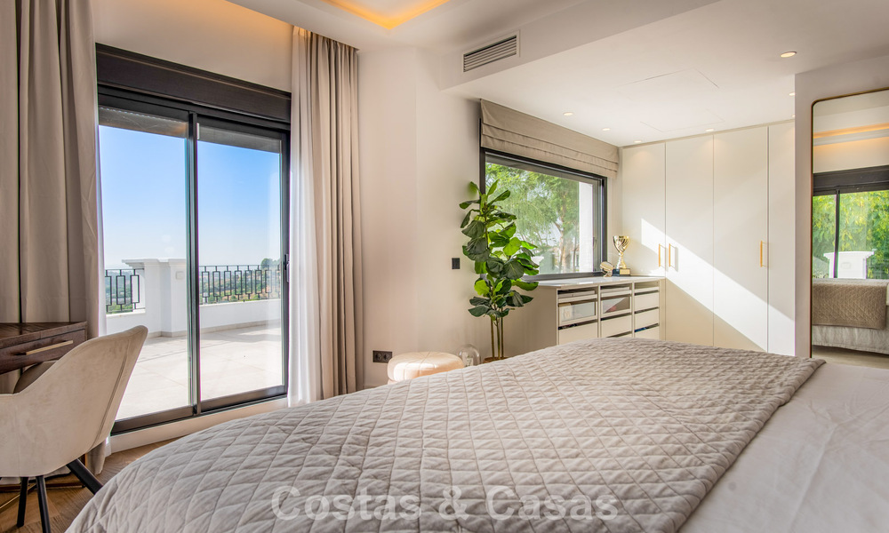 Ruime luxevilla met panoramisch zeezicht te koop in La Quinta, Benahavis - Marbella 790602