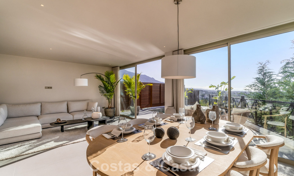 Eigentijds gerenoveerd 3-slaapkamer appartement te koop met privézwembad en zeezicht in Nueva Andalucia, Marbella 790783