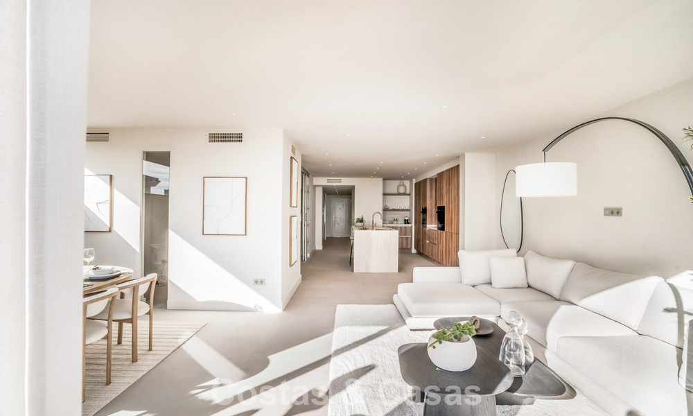 Eigentijds gerenoveerd 3-slaapkamer appartement te koop met privézwembad en zeezicht in Nueva Andalucia, Marbella 790793