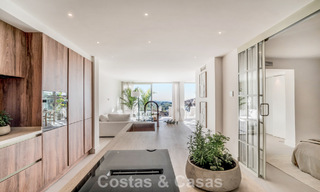 Eigentijds gerenoveerd 3-slaapkamer appartement te koop met privézwembad en zeezicht in Nueva Andalucia, Marbella 790799 