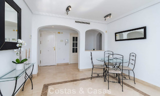 Verzorgd Mediterraan appartement met golf- en zeezicht te koop in een golfresort in de heuvels van Marbella - Benahavis 790936 