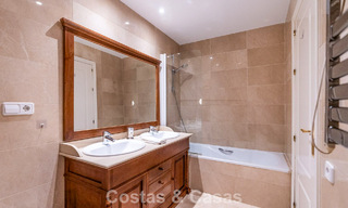 Verzorgd Mediterraan appartement met golf- en zeezicht te koop in een golfresort in de heuvels van Marbella - Benahavis 790940 