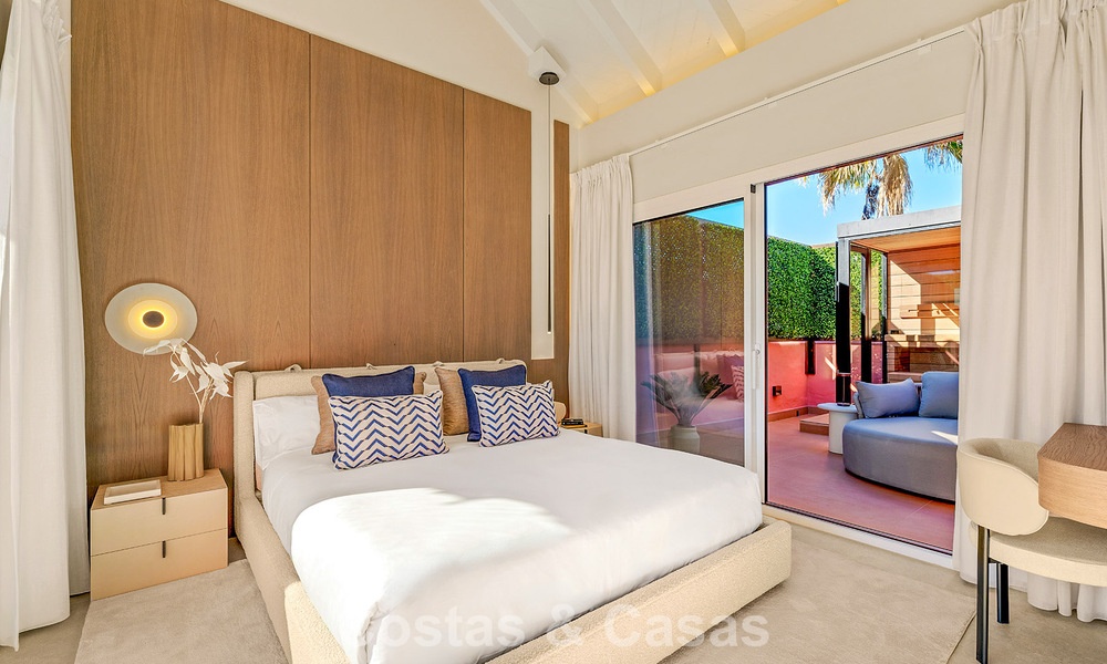 Ruim duplex penthouse te koop met zeezicht in een iconisch strandcomplex op de New Golden Mile, Marbella - Estepona 790821